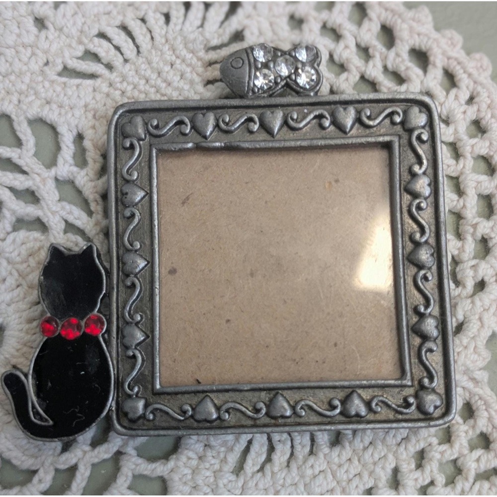 Vintage Mini Magnetic Picture Frames Set of 3 | Cat Dog Photo Frames - Picture 3 of 8